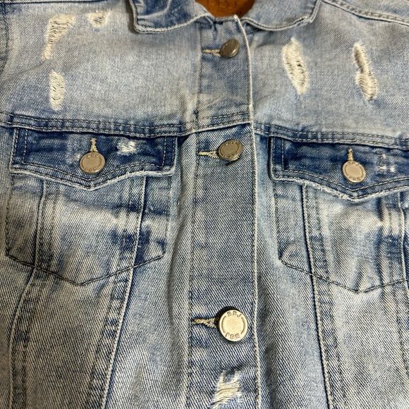 BBJ Los Angeles Distressed Denim Trucker Jacket Light Blue Wash Women’s Small - Picture 8 of 12